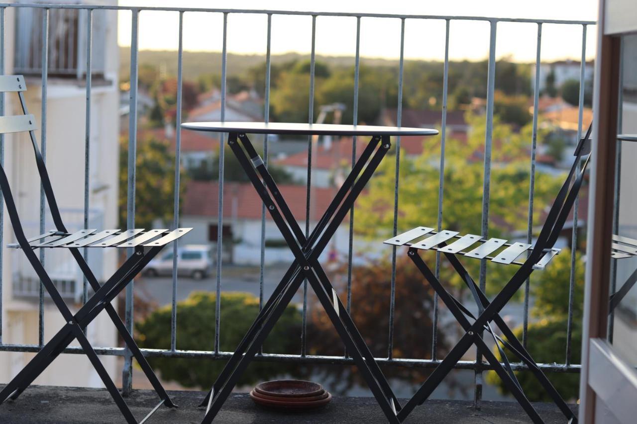 Bellejoie - Appartement T3- Poitiers Sud - Direct Futuroscope - Parking Et Wifi Gratuit Exteriör bild